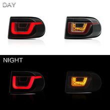 Laden Sie das Bild in den Galerie-Viewer, VLAND Tail Lights Assembly For Toyota FJ Cruiser 2007-2015 Taillight Tail Lamp With Turn Signal Reverse Lights LED DRL Light